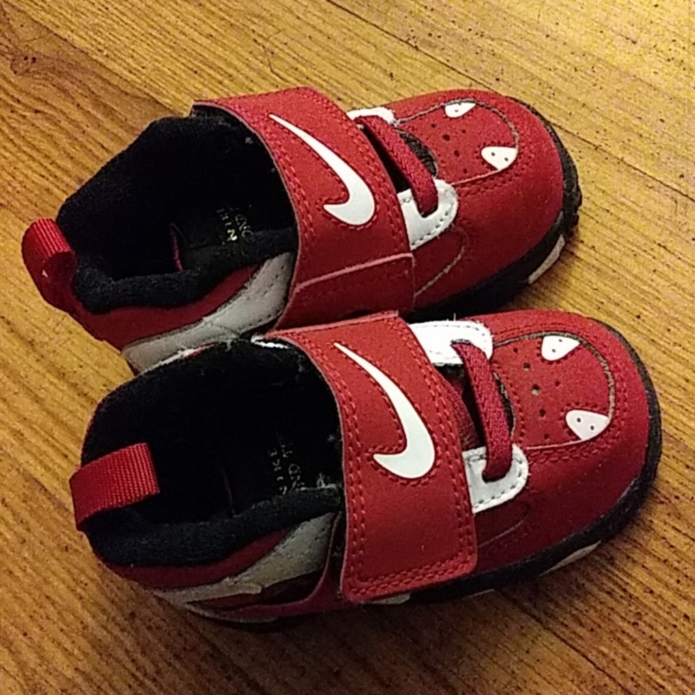 Red Nike Turf II